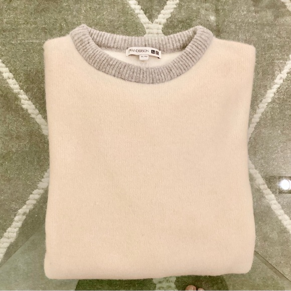 JW Anderson for Uniqlo Cream Sweater NWOT - Picture 1 of 8
